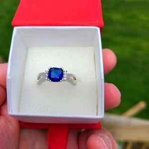 1 carat Sapphire Ring